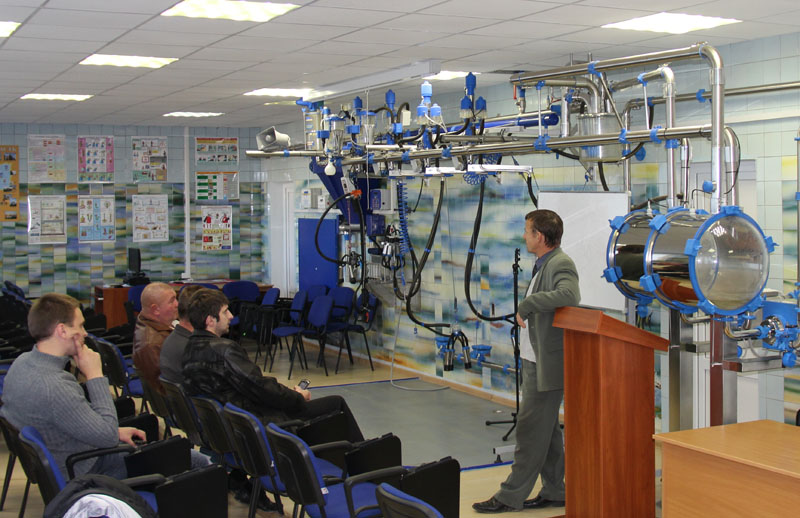 В учебном классе "Унибокс"